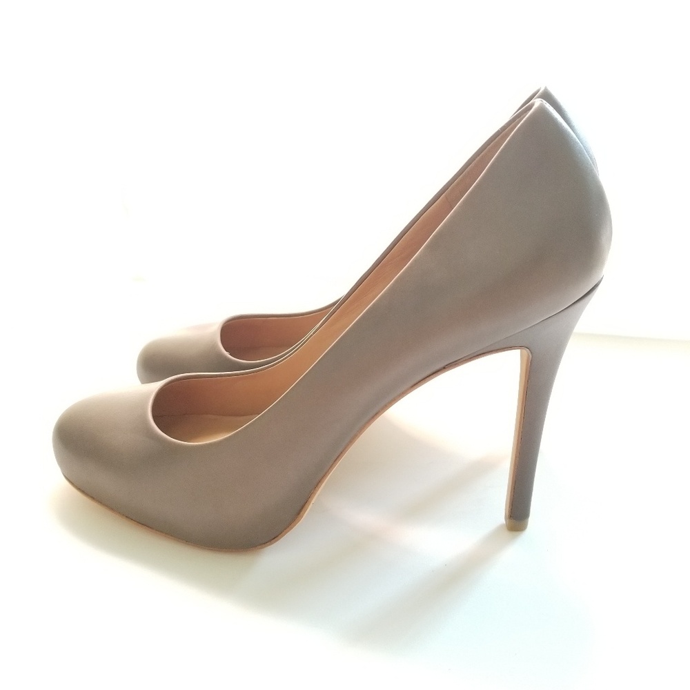 Ann Taylor Platform Pumps
